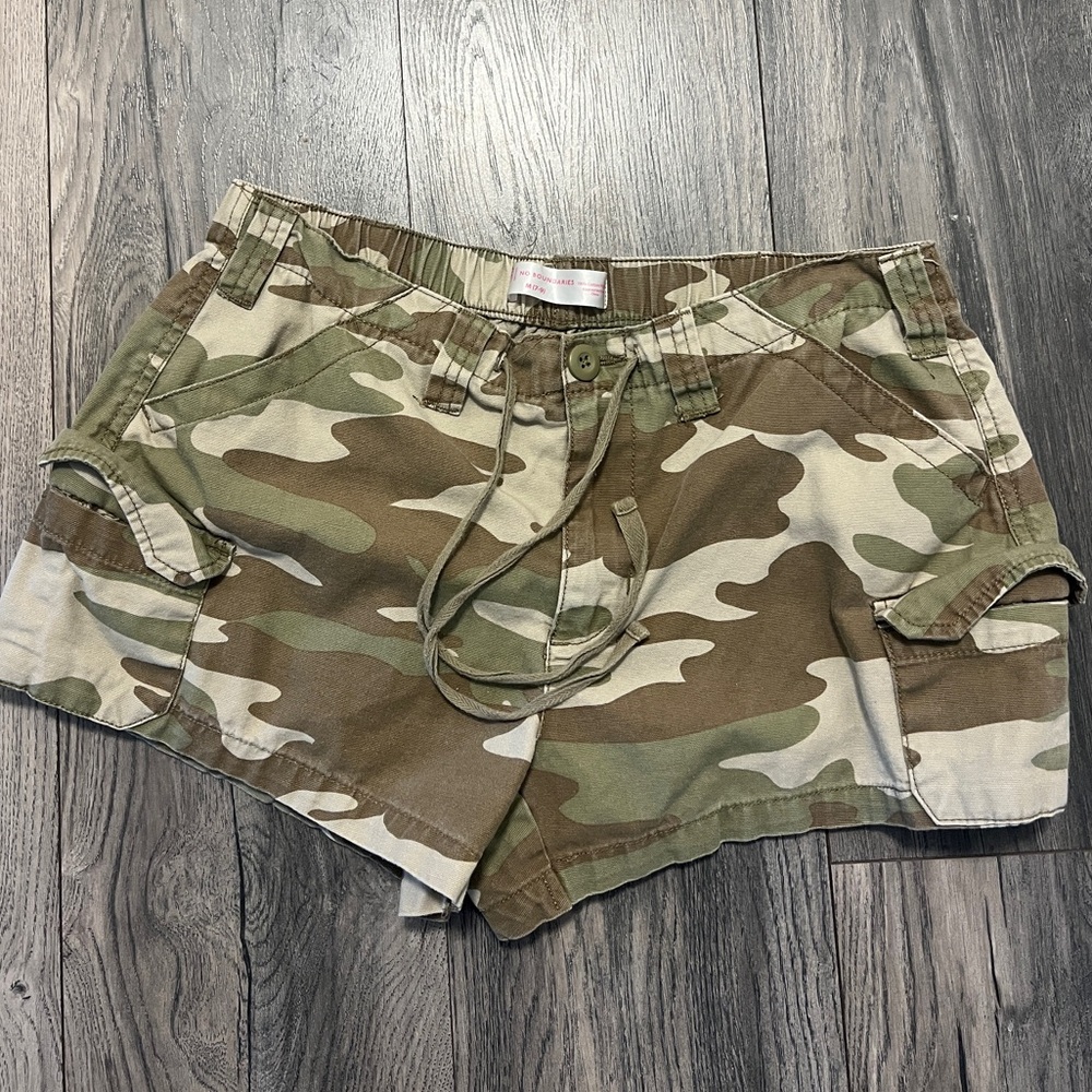 🌱🦢4 FOR $15!🦢🌱 Camo Cargo Utility Shorts